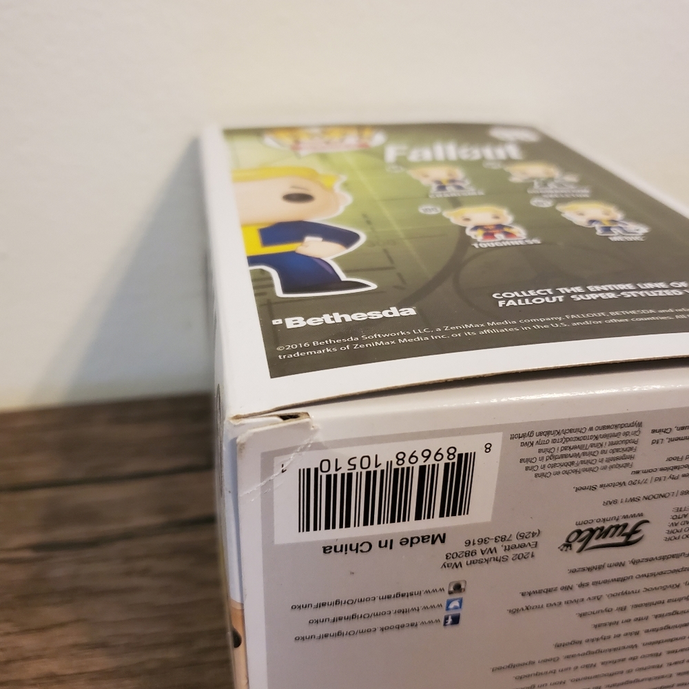 Fallout Funko POP! Games Charisma Exclusive - Picture 6 of 6